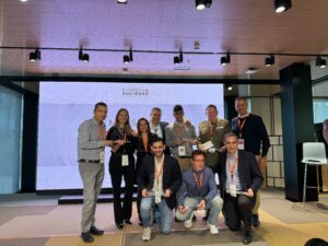 Los ganadores de todas las categorias de los premios Scaleup B2B en el estrado principal