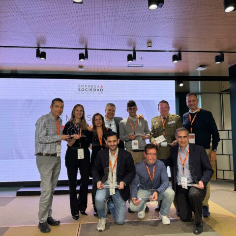 Los ganadores de todas las categorias de los premios Scaleup B2B en el estrado principal