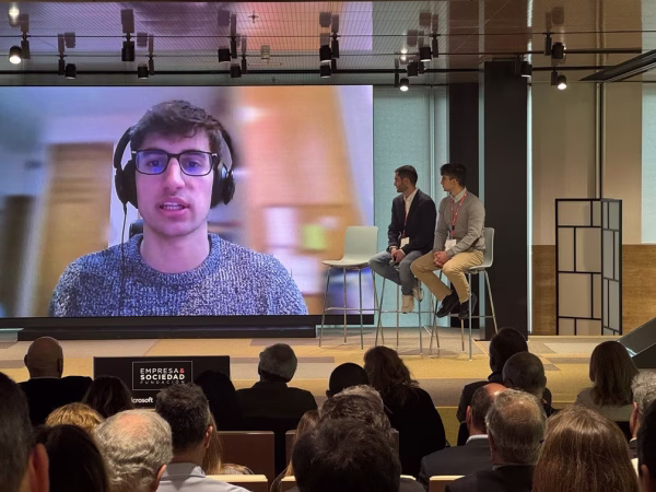 Foqum nominada a los premios scaleup b2b: victoria en la categoría de operaciones con solución para gls spain 2 Proyección del video resumen del proyecto con gls spain